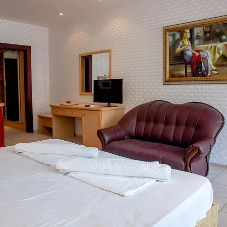Private Studio At Central Sunny Beach With Balcony