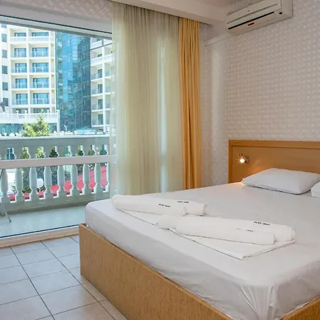 Private Studio At Central Sunny Beach With Balcony شقة *